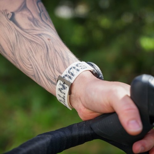 Силиконовый ремешок Suunto Athletic 5 22 мм Pearl White S+M, белый SS050959000 от прозводителя Suunto 